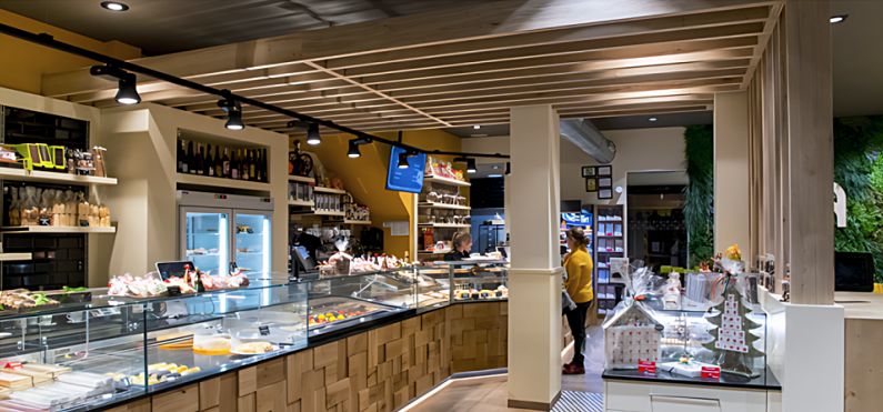 Interior actual de la botiga amb el taulell
